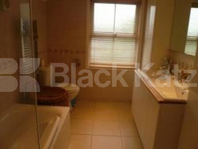 			4 Bedroom, 1 bath, 1 reception Flat			 Alma Road, MUSWELL HILL N10